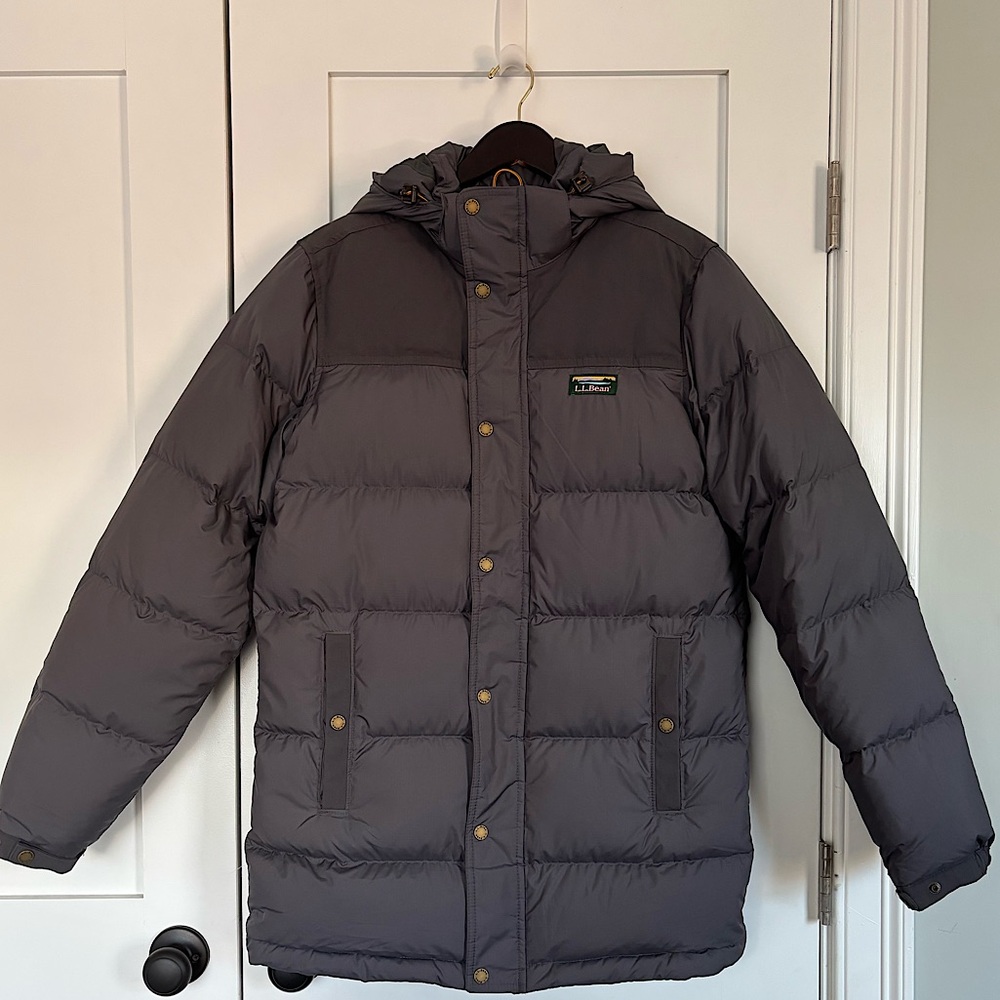 L.L. Bean Men’s Gray Mountain Classic Down Parka, Size Small